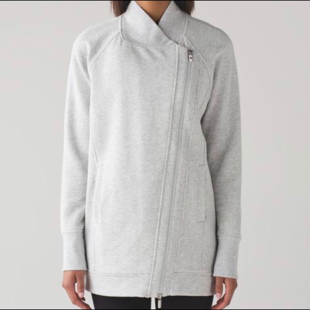 Lululemon ‘Back to It Wrap” jacket